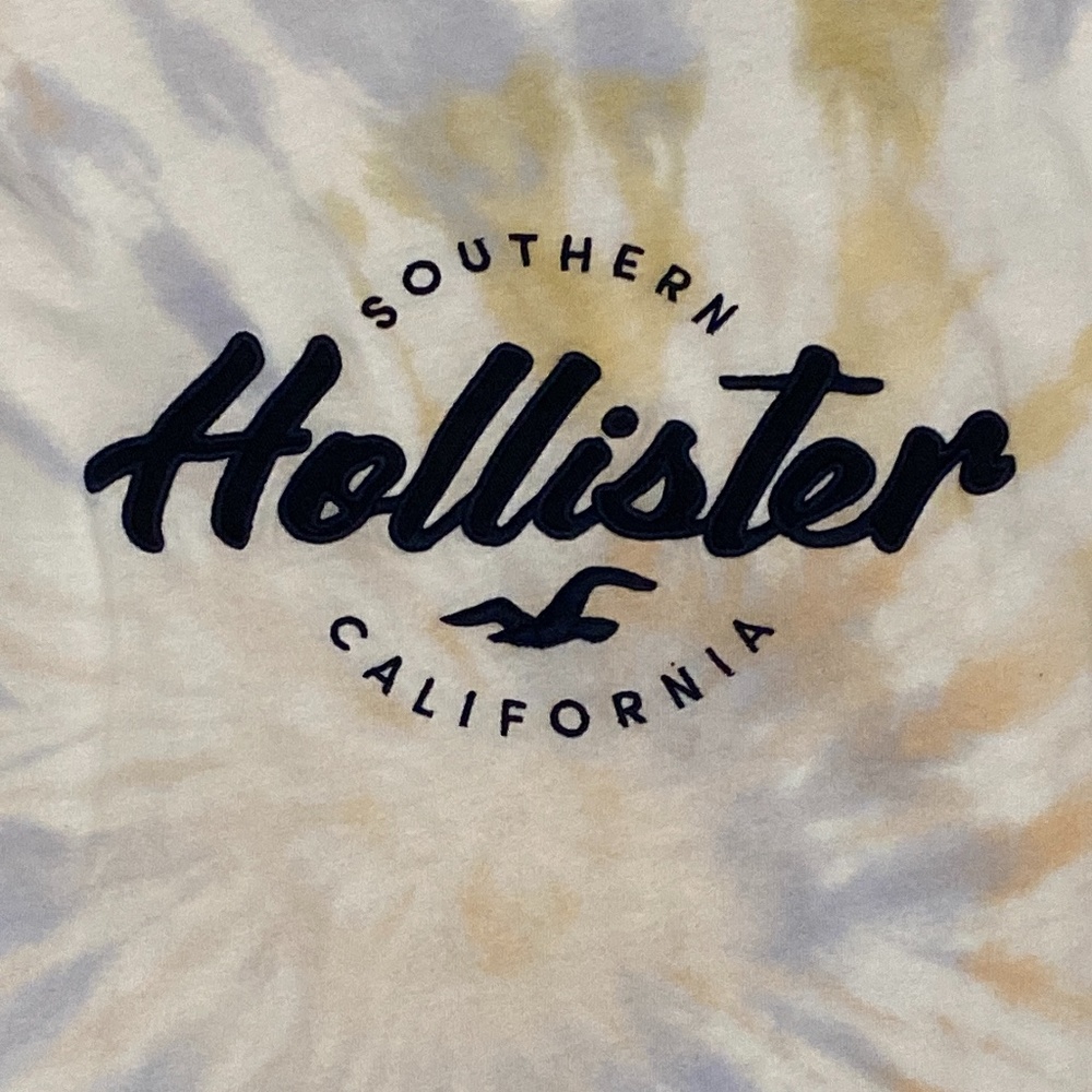 Hollister Tye Die Tee
